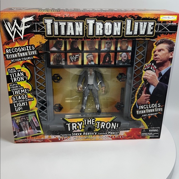 NEW SEALED WWF TITAN TRON LIVE SET WITH VINCE MCMAHON ACTION FIGURE - Picture 4 of 11